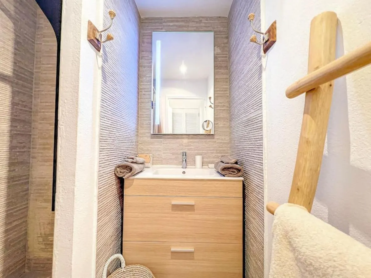 Villa Oh La La, 250M From The Beach, 2 Bedrooms Orient Bay