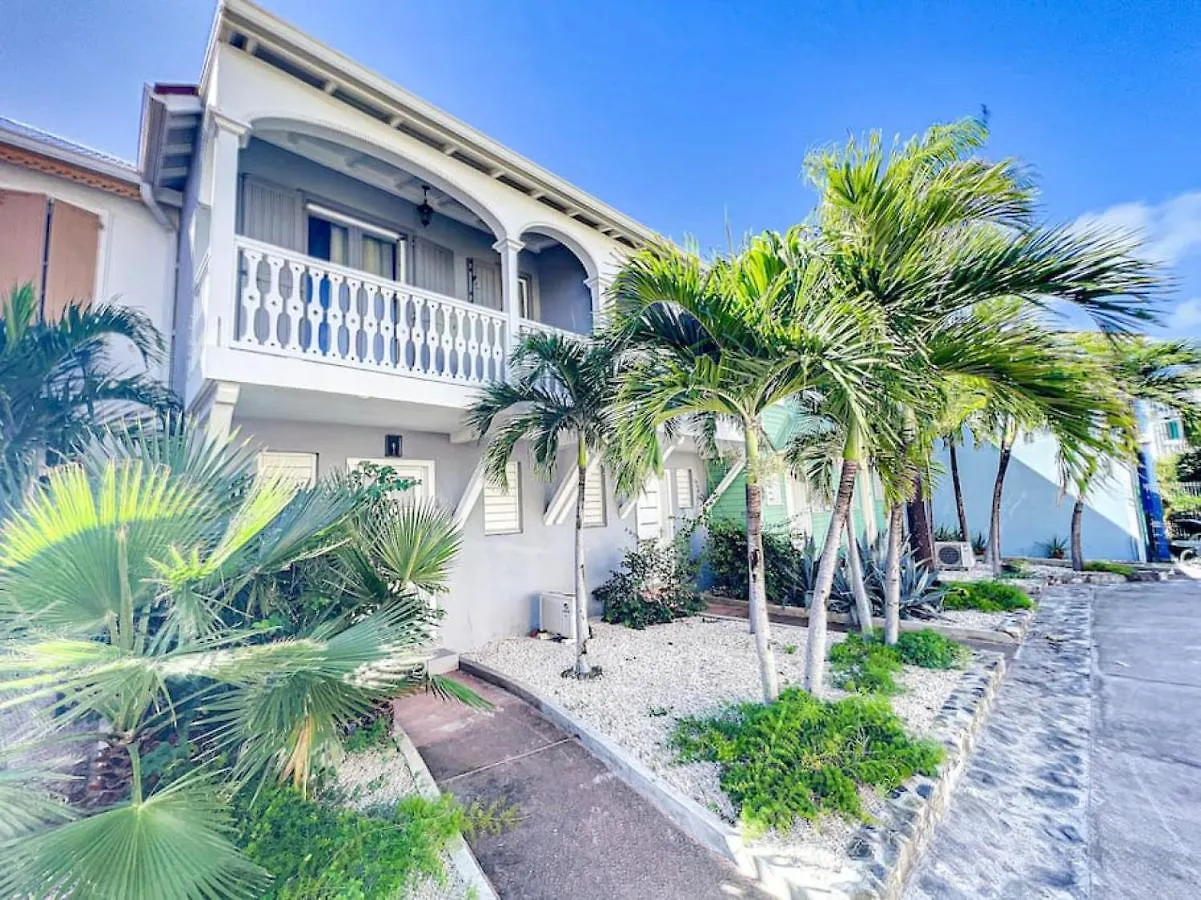 Villa Oh La La, 250M From The Beach, 2 Bedrooms Orient Bay Holiday home